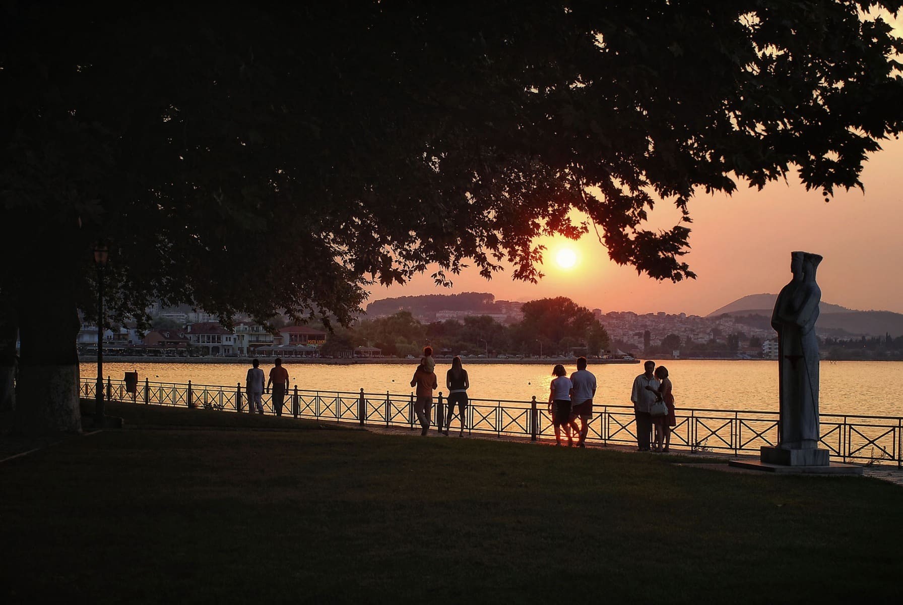 Θεοφάνεια στα Γιάννενα: Μια 4ήμερη Απόδραση
Αγιασμός των Υδάτων στη Λίμνη Παμβώτιδα – Ζαγοροχώρια – Δωδώνη – Μέτσοβο: Μια εμπειρία γεμάτη πίστη, παράδοση και φύση.
